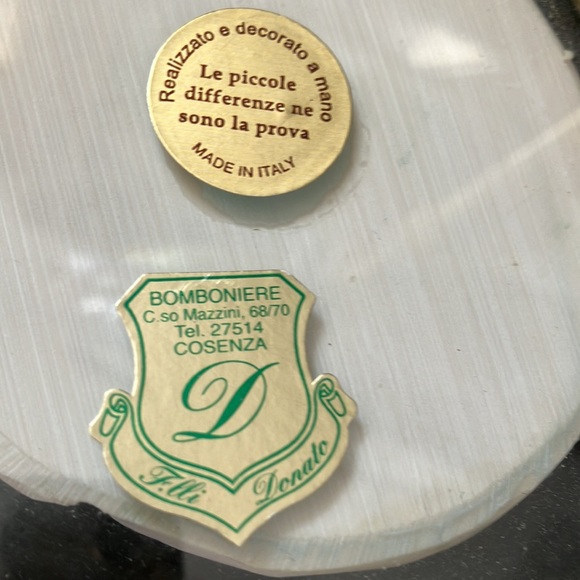 Italian carved porcelain mother / daughter - unbelievable detail ! Made in Italy - Picture 7 of 7